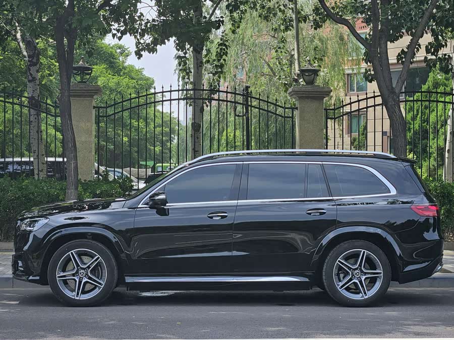 Mercedes-Benz GLS 2024