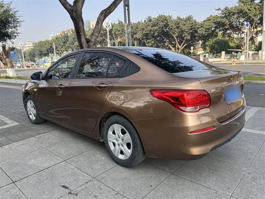 Chevrolet Cavalier 2018 — фото 16