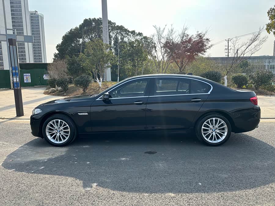 BMW 5 Series 2014 — фото 17