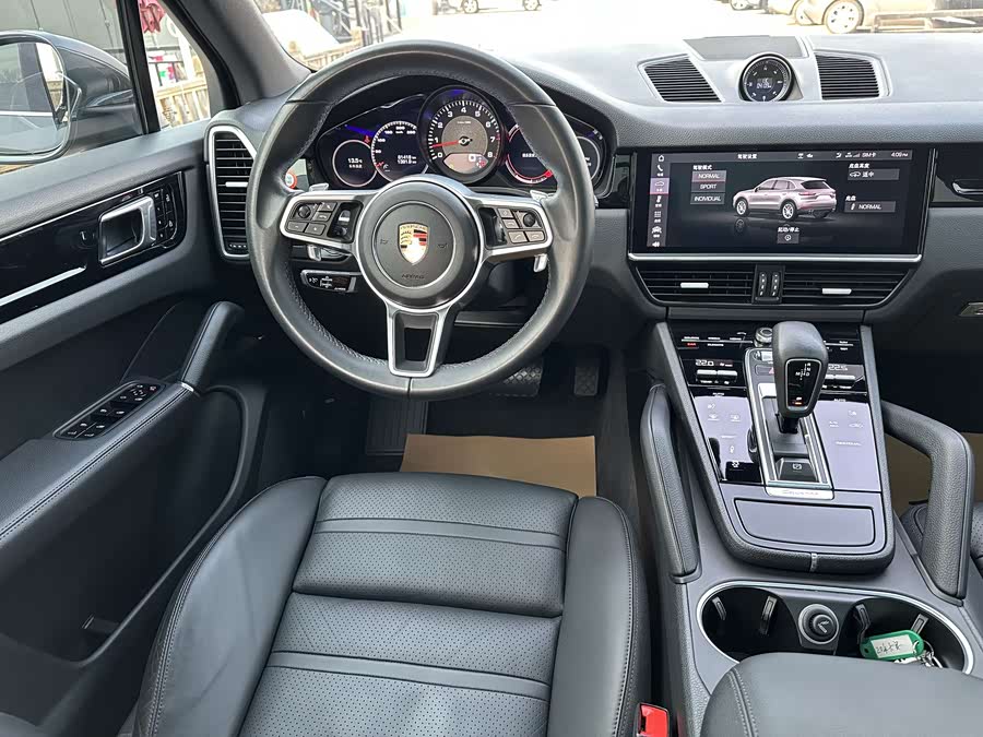 Porsche Cayenne 2019 — фото 20