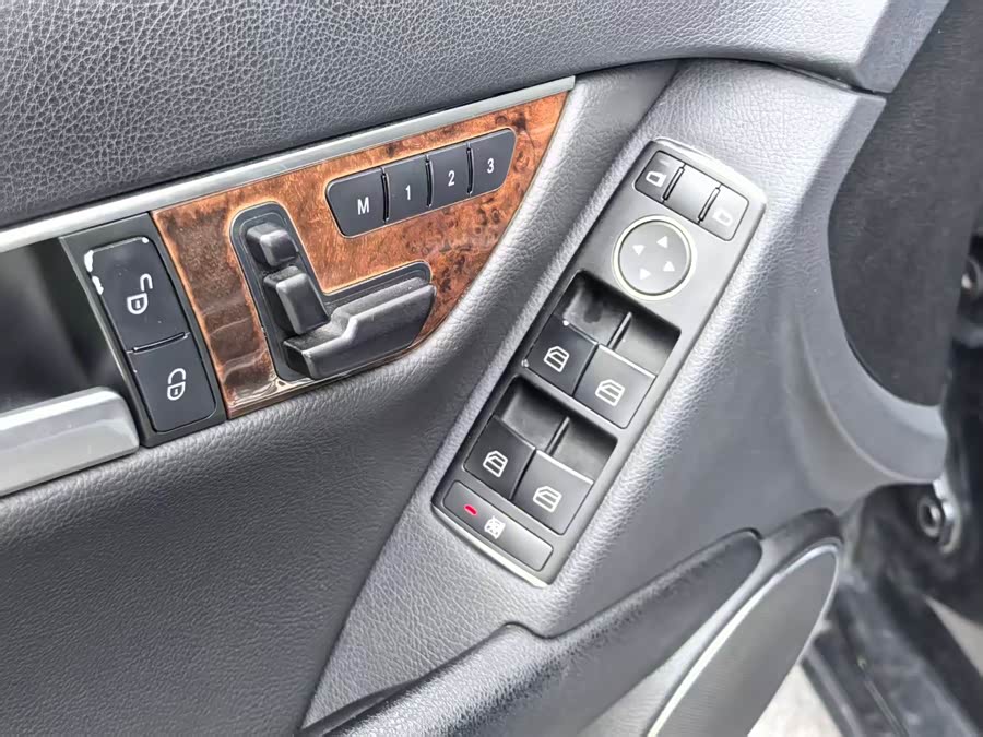 Mercedes-Benz C-Class 2011