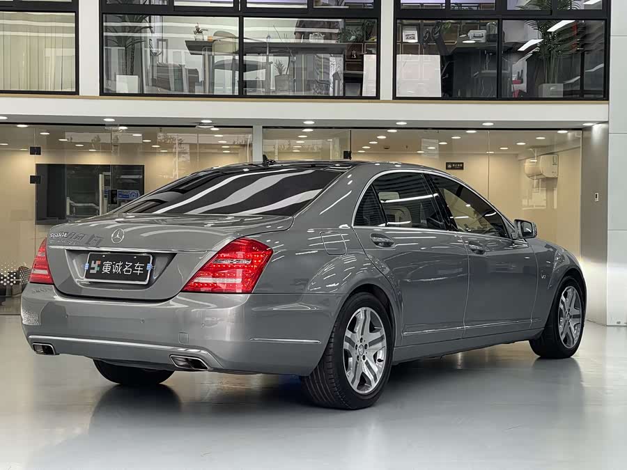 Mercedes-Benz S-Class 2012