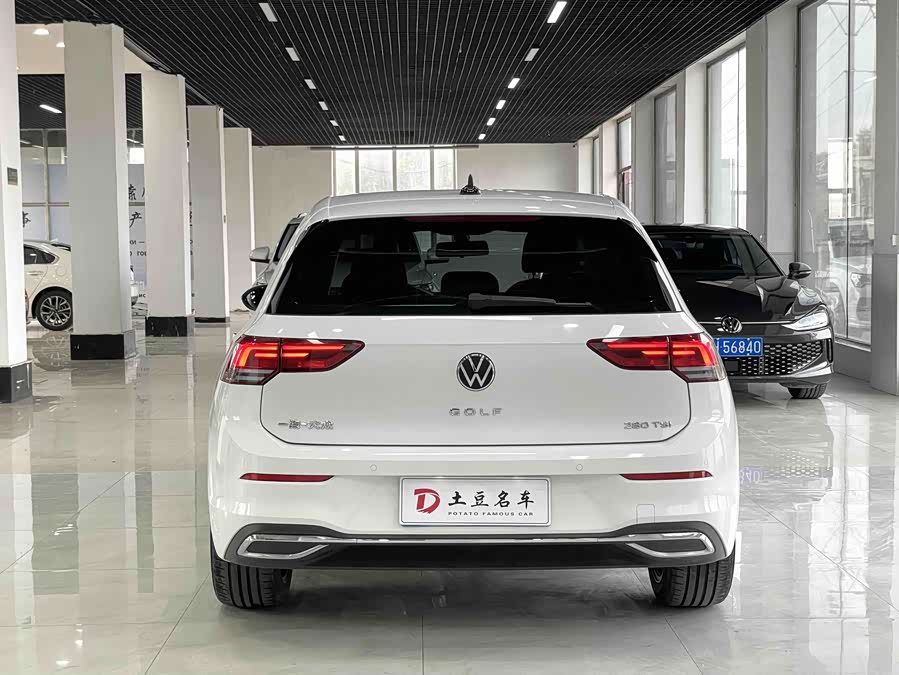 Volkswagen Golf 2021