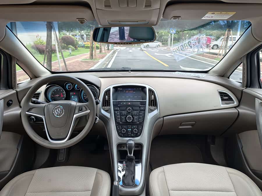 Buick Excelle 2013