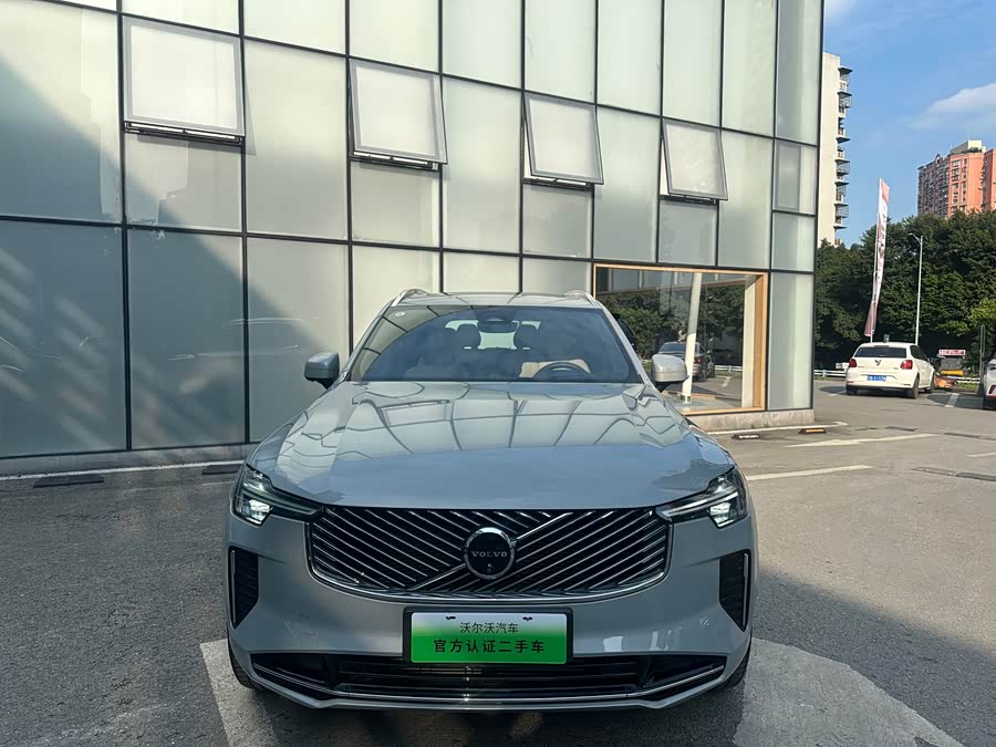 Volvo XC90 Plug-In Hybrid 2025