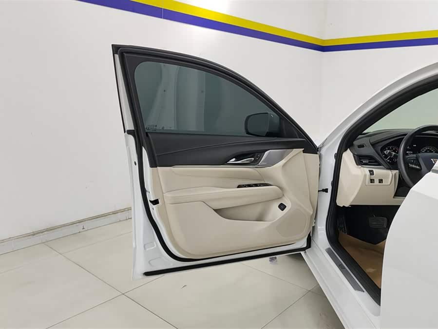 Cadillac CT4 2023