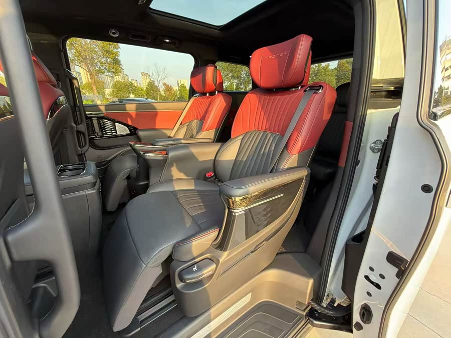 GAC Trumpchi M8 2023 — фото 17