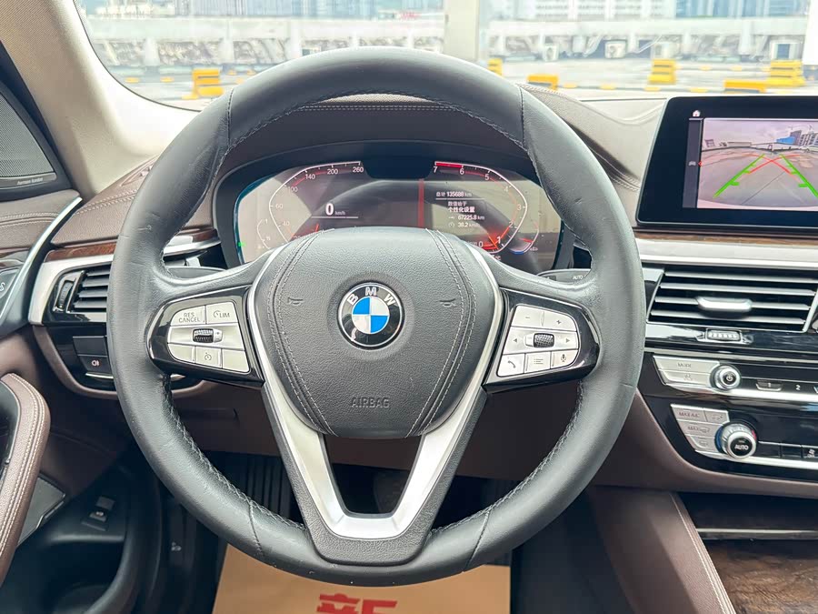 BMW 5 Series 2020 — фото 12