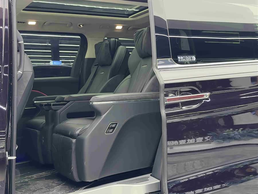 Hongqi HQ9 PHEV 2024
