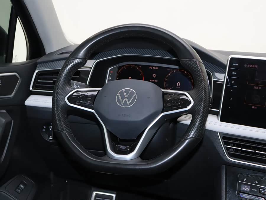 Volkswagen Tiguan L 2022 — фото 15
