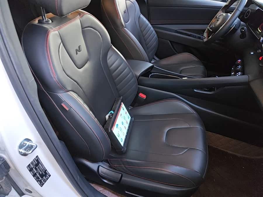 Hyundai Elantra 2023 — фото 25