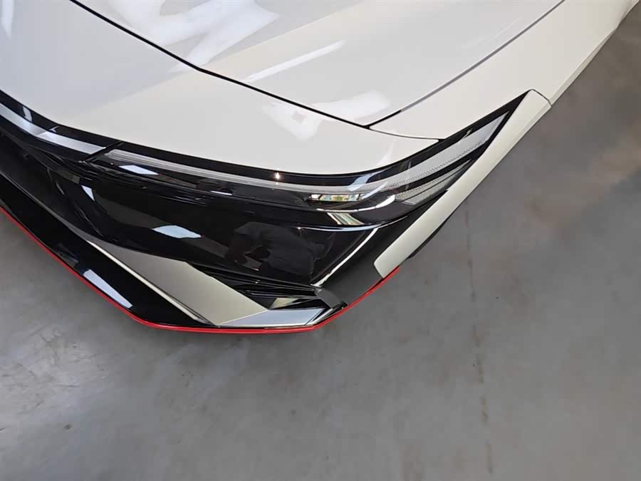 Hyundai Elantra 2023 — фото 24