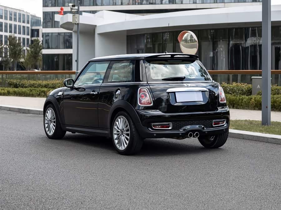 MINI MINI 2012