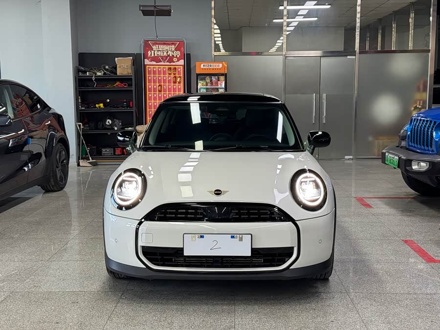 MINI MINI 2025
