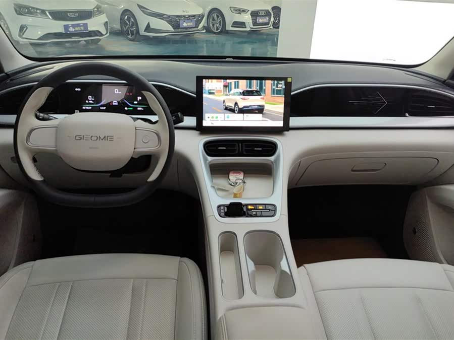 Geely Galaxy Starwish 2025 — фото 12