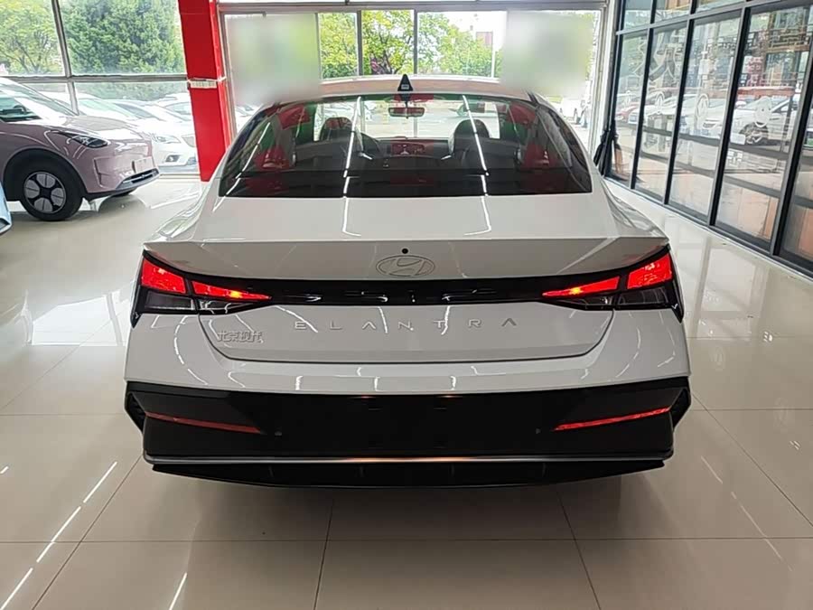 Hyundai Elantra 2023