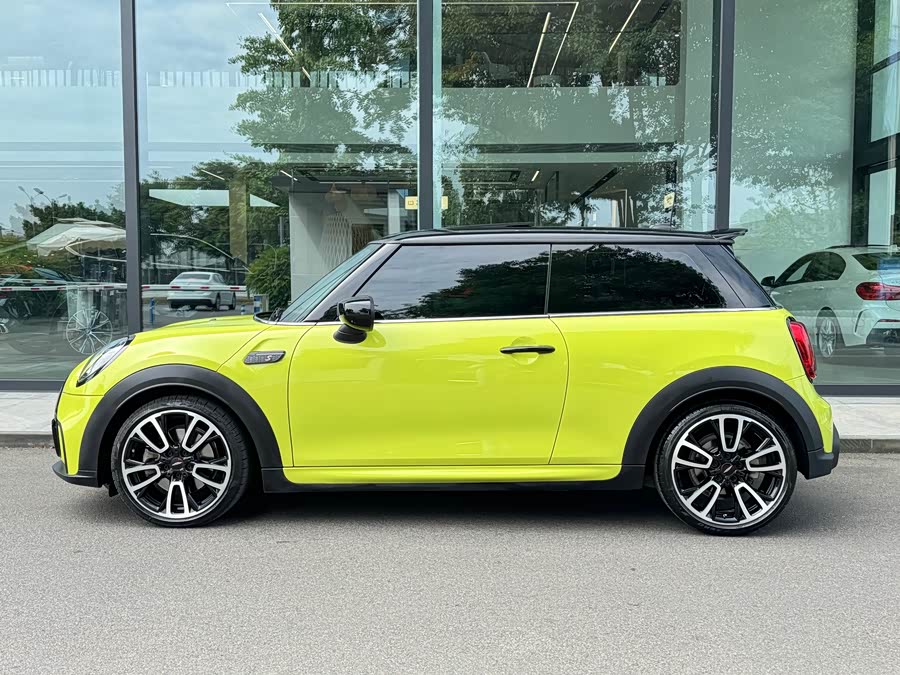 MINI MINI 2023