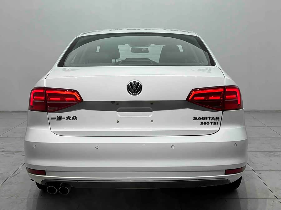 Volkswagen Sagitar 2018
