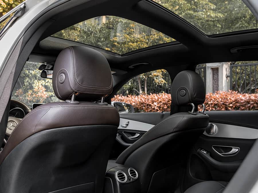 Mercedes-Benz GLC 2017 — фото 14