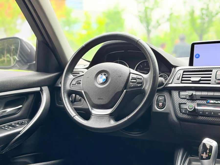 BMW 3 Series 2015 — фото 16