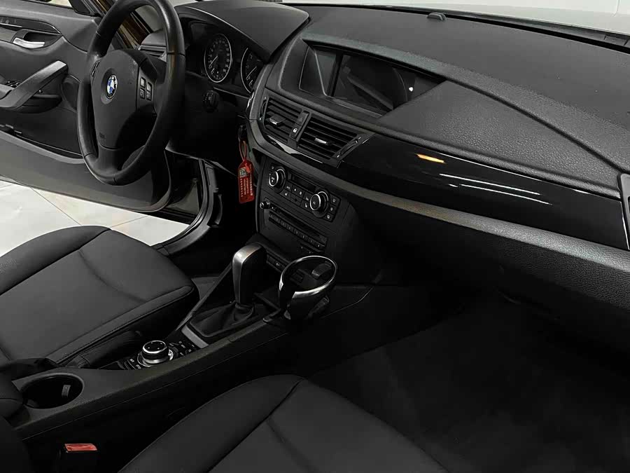 BMW X1 2012 — фото 26