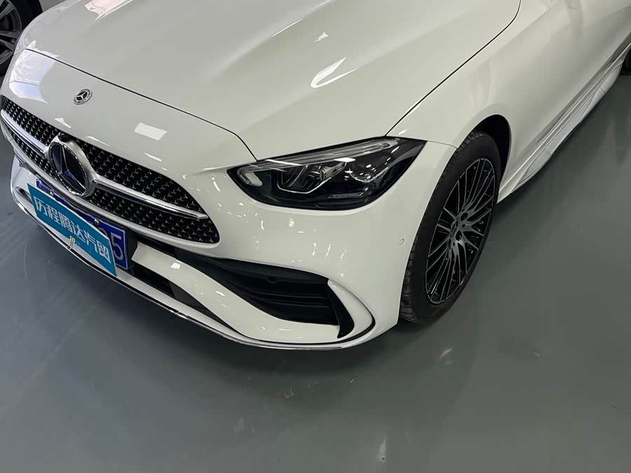 Mercedes-Benz C-Class 2025