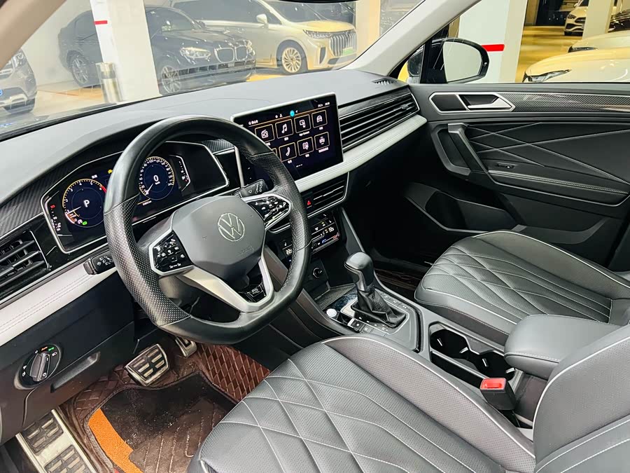 Volkswagen Tiguan L 2023