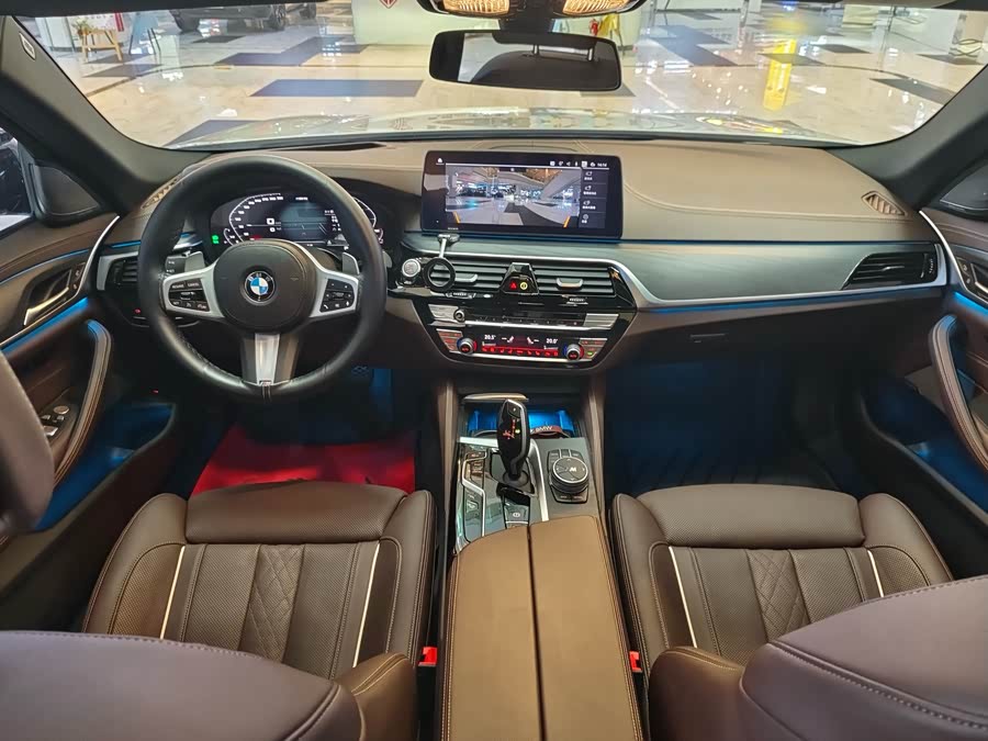 BMW 5 Series 2021 — фото 16