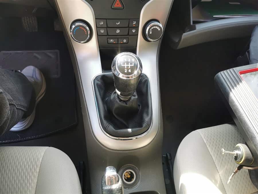 Chevrolet Cruze 2015 — фото 14