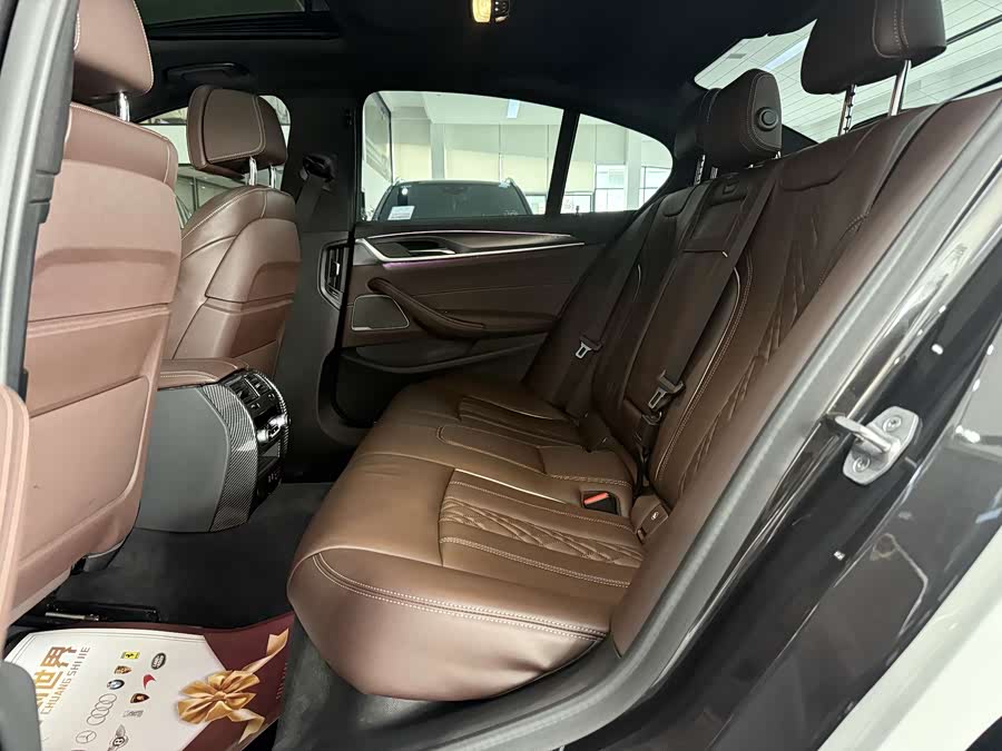 BMW 5 Series 2022 — фото 13