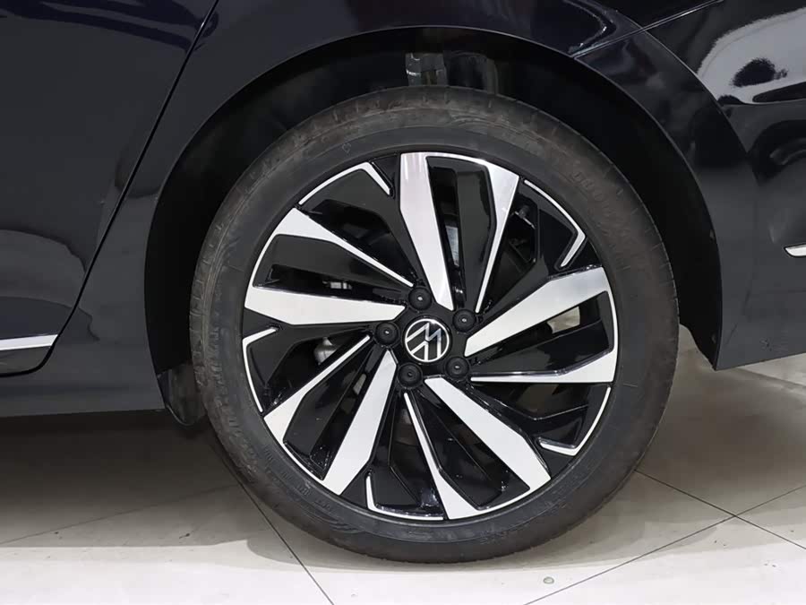 Volkswagen Passat 2023 — фото 20