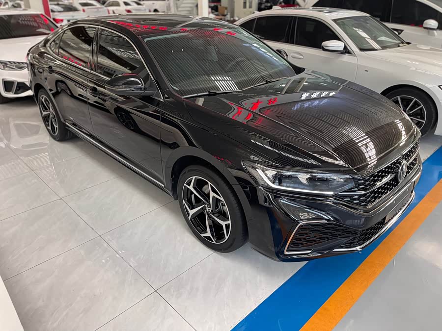 Volkswagen Passat 2025
