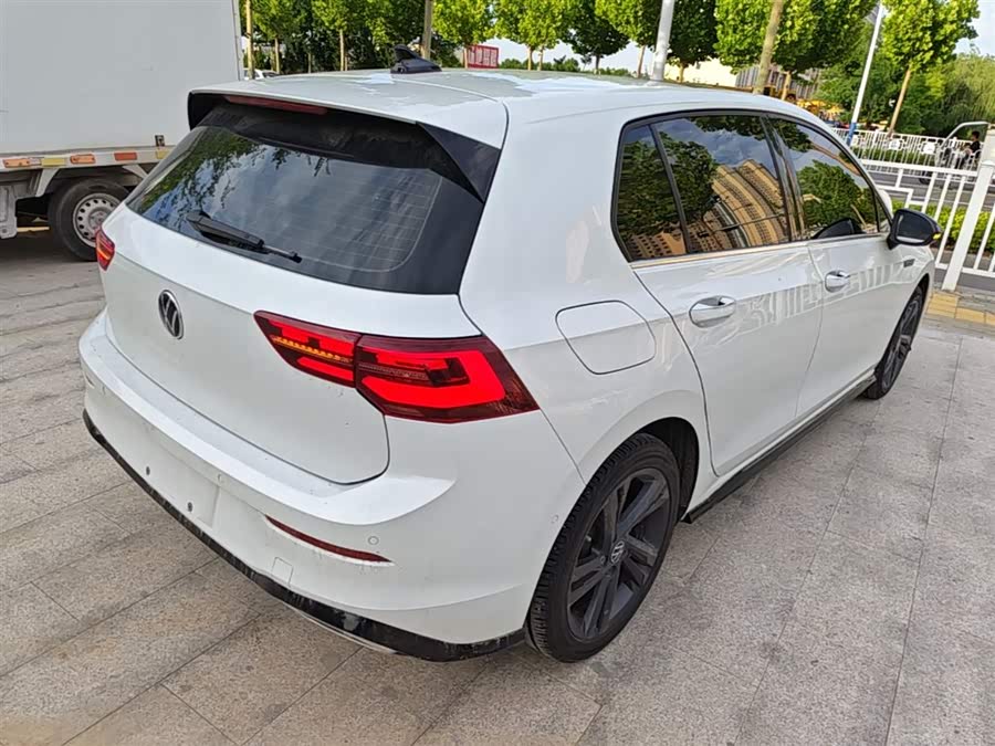 Volkswagen Golf 2021