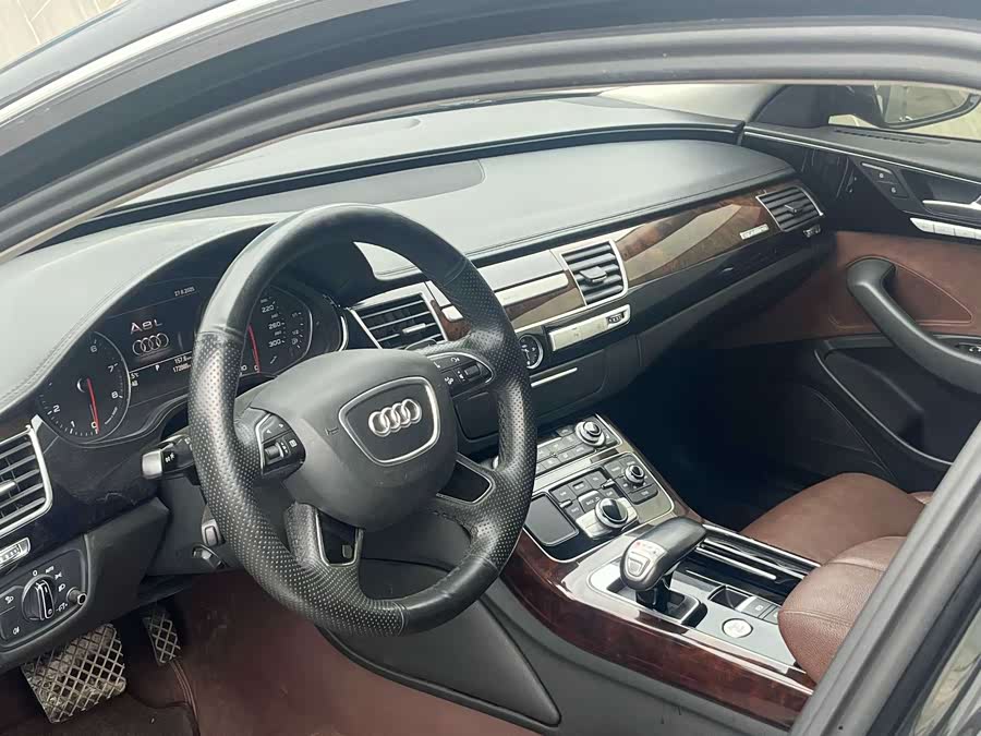 Audi A8 2016 — фото 9
