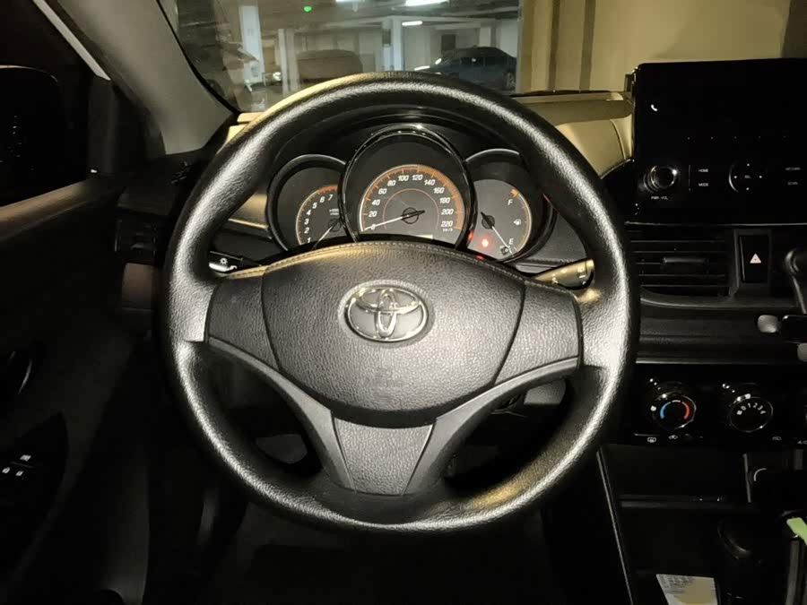 Toyota Yaris L 2020