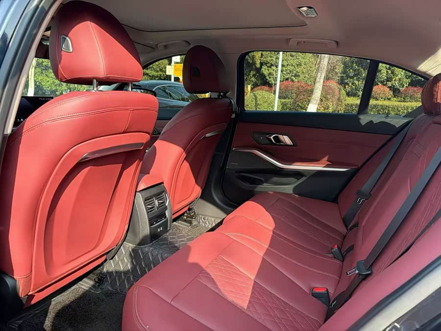 BMW 3 Series 2025