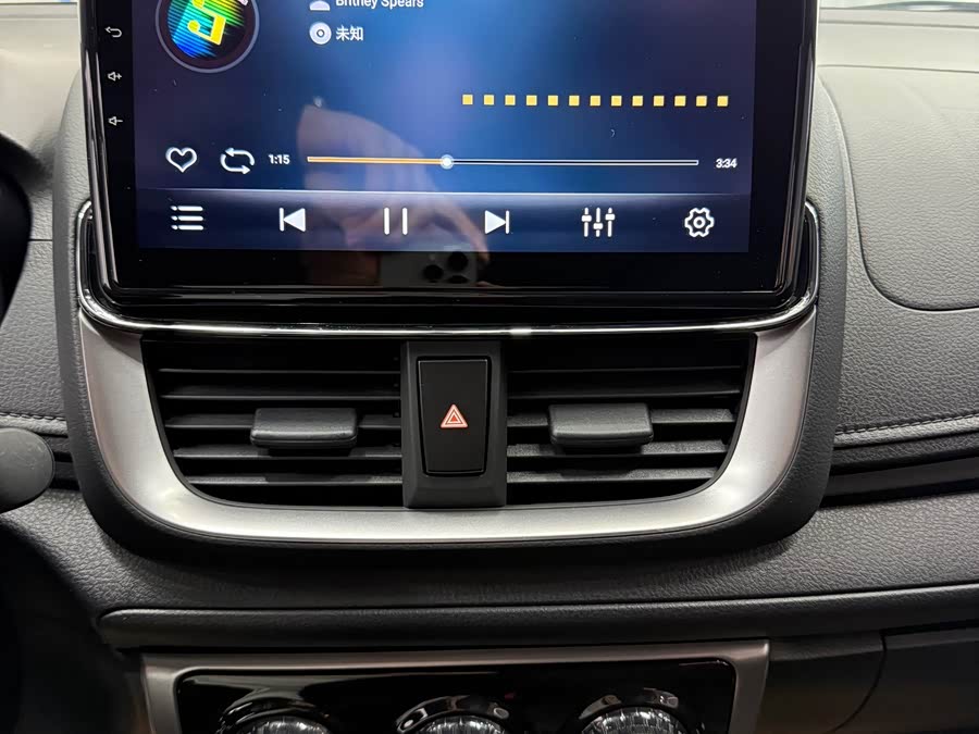 Toyota Yaris L 2022 — фото 12