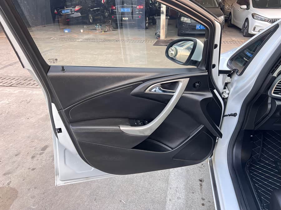 Buick Excelle 2014