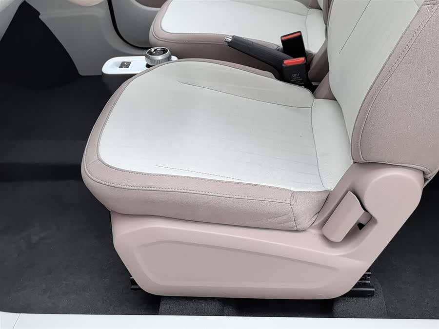 Geely Galaxy Panda 2025 — фото 20