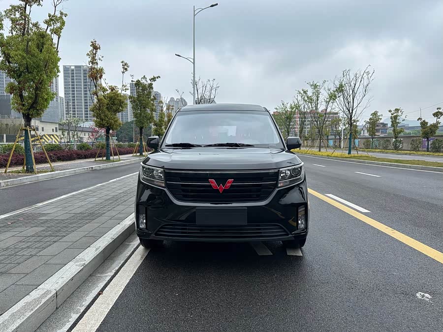 Wuling Journey 2021