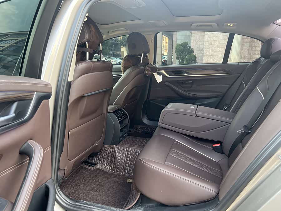 BMW 5 Series 2021