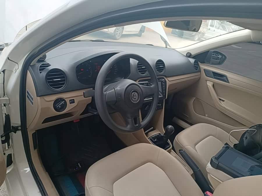 Volkswagen Jetta 2015 — фото 10