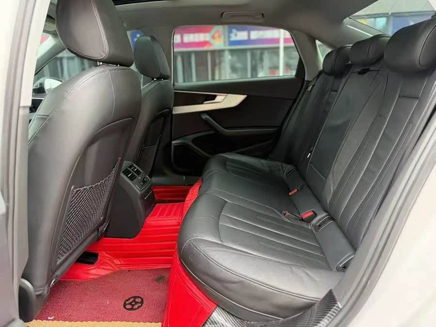 Audi A4L 2019