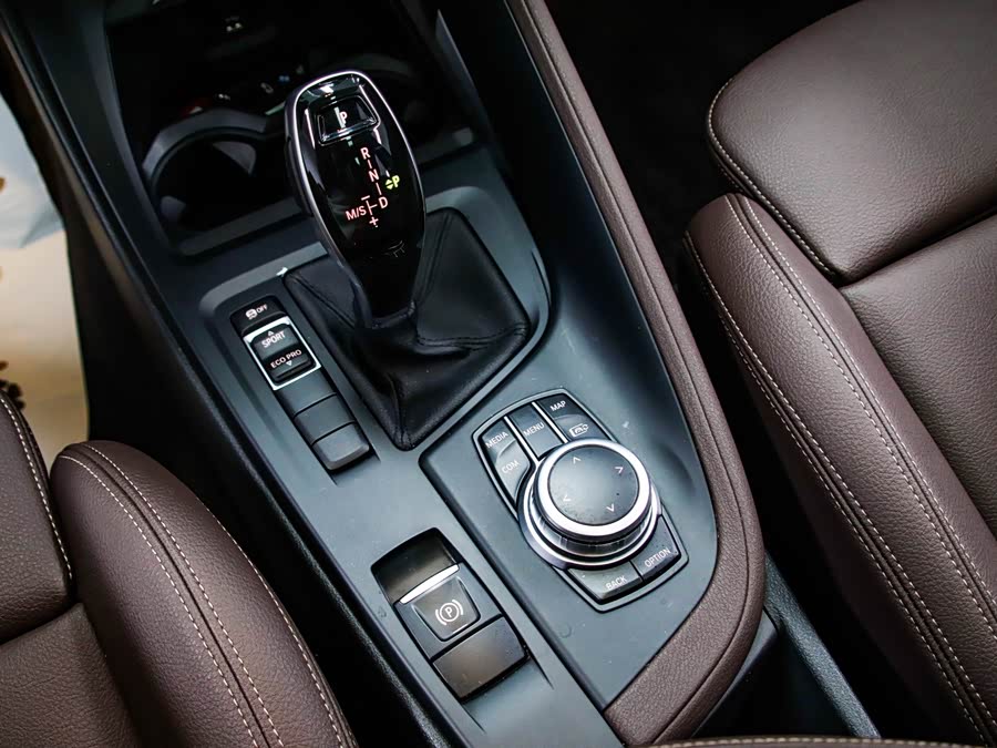 BMW X1 2022 — фото 12