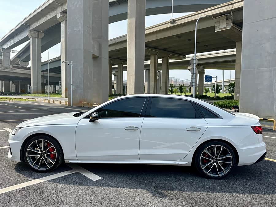 Audi A4L 2020