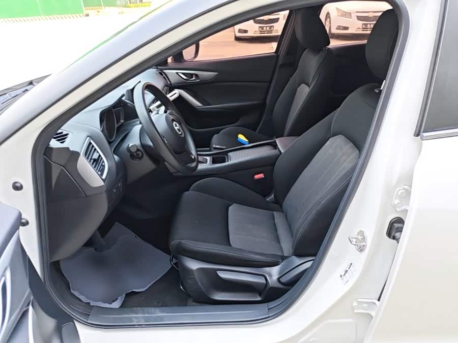 Mazda CX-4 2016 — фото 15