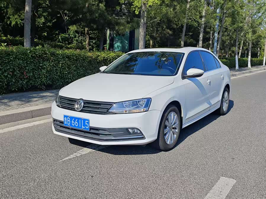 Volkswagen Sagitar 2015