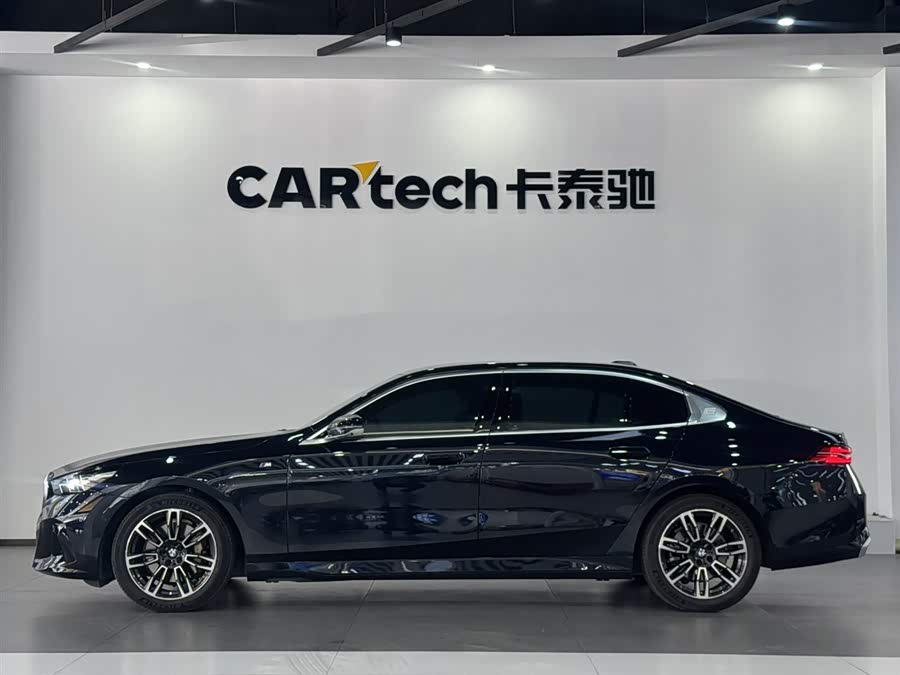 BMW 5 Series 2025