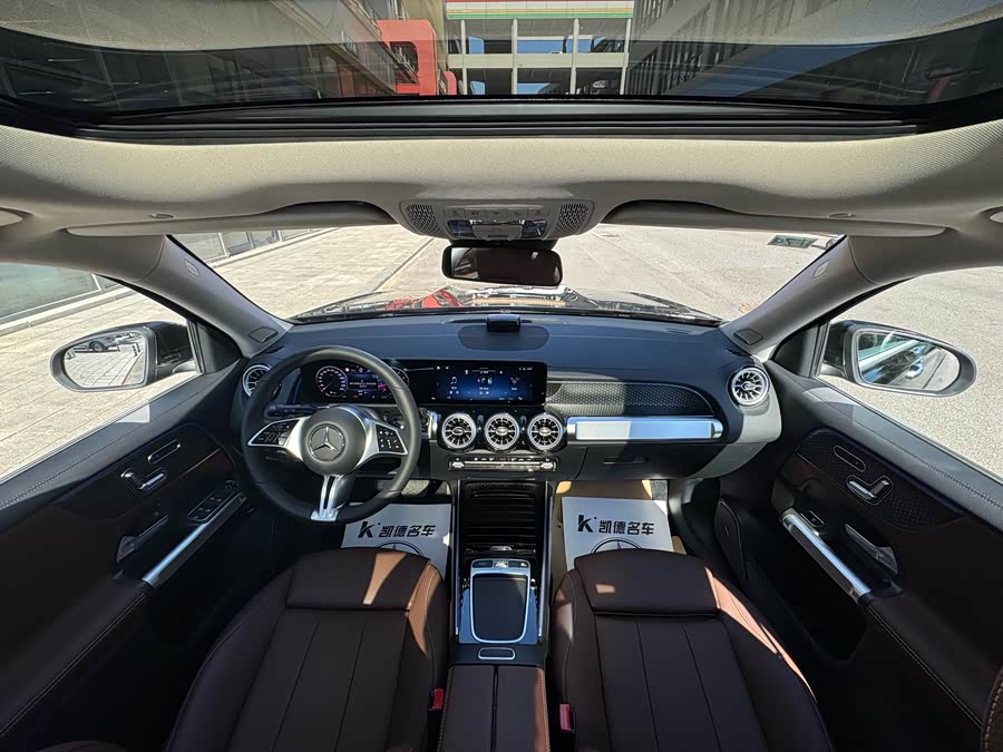 Mercedes-Benz GLB 2024