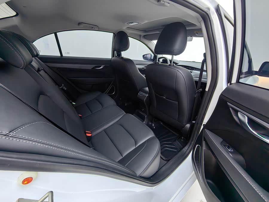 Geely Emgrand 2022 — фото 10